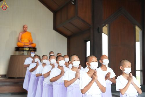 ภาพ No.45857:ประมวลภาพพิธีบรรพชา โครงการบรรพชาสามเณรฟื้นฟูพระพุทธศาสนาทั่วไทย ณ ศูนย์ปฏิบัติธรรมอุทัยแสง 