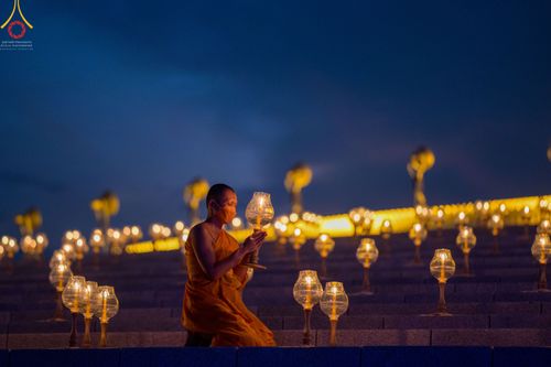 ภาพ No.45075:ประมวลภาพพิธีจุดประทีป​ วันคุ้ม​ครองโลก ณ วัดพระธรรมกาย