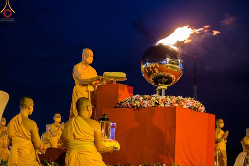 ภาพ No.45072:ประมวลภาพพิธีจุดประทีป​ วันคุ้ม​ครองโลก ณ วัดพระธรรมกาย