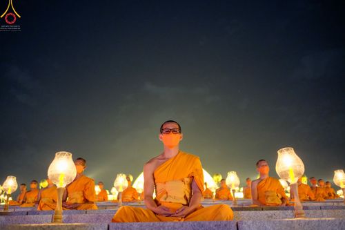 ภาพ No.45080:ประมวลภาพพิธีจุดประทีป​ วันคุ้ม​ครองโลก ณ วัดพระธรรมกาย