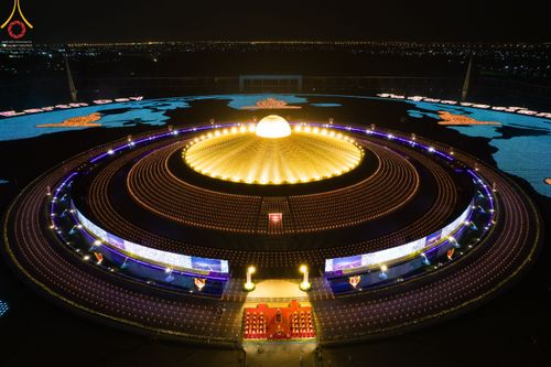 ภาพ No.45084:ประมวลภาพพิธีจุดประทีป​ วันคุ้ม​ครองโลก ณ วัดพระธรรมกาย