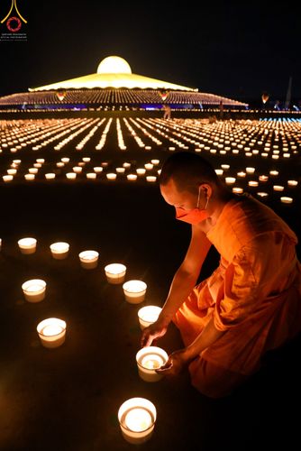 ภาพ No.45090:ประมวลภาพพิธีจุดประทีป​ วันคุ้ม​ครองโลก ณ วัดพระธรรมกาย