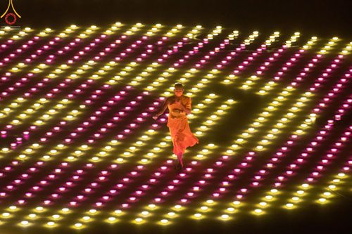 ภาพ No.45094:ประมวลภาพพิธีจุดประทีป​ วันคุ้ม​ครองโลก ณ วัดพระธรรมกาย