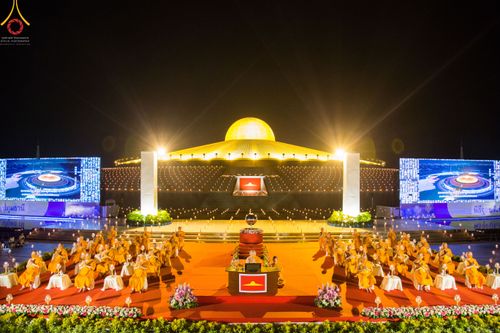 ภาพ No.45107:ประมวลภาพพิธีจุดประทีป​ วันคุ้ม​ครองโลก ณ วัดพระธรรมกาย