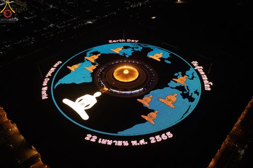 ภาพ No.45119:ประมวลภาพพิธีจุดประทีป​ วันคุ้ม​ครองโลก ณ วัดพระธรรมกาย