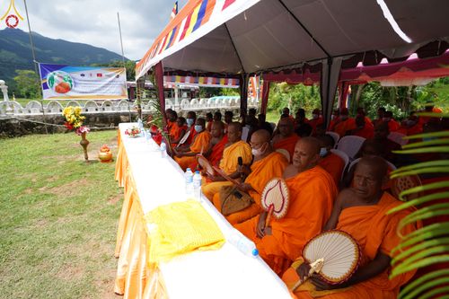 ภาพ No.45413:ประมวลภาพพิธีถวายสังฆทานช่วยเหลือคณะสงฆ์ศรีลังกา ช่วงวิกฤตเศรษฐกิจ บูชาธรรมหลวงพ่อธัมมชโย ในโอกาสวันคุ้มครองโลก พ.ศ. 2565