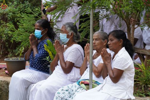 ภาพ No.45410:ประมวลภาพพิธีถวายสังฆทานช่วยเหลือคณะสงฆ์ศรีลังกา ช่วงวิกฤตเศรษฐกิจ บูชาธรรมหลวงพ่อธัมมชโย ในโอกาสวันคุ้มครองโลก พ.ศ. 2565