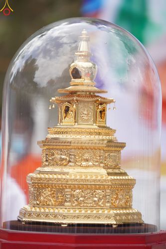 ภาพ No.45432:ประมวลภาพพิธีถวายสังฆทานช่วยเหลือคณะสงฆ์ศรีลังกา ช่วงวิกฤตเศรษฐกิจ บูชาธรรมหลวงพ่อธัมมชโย ในโอกาสวันคุ้มครองโลก พ.ศ. 2565