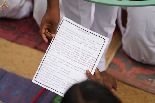 ภาพ No.45438:ประมวลภาพพิธีถวายสังฆทานช่วยเหลือคณะสงฆ์ศรีลังกา ช่วงวิกฤตเศรษฐกิจ บูชาธรรมหลวงพ่อธัมมชโย ในโอกาสวันคุ้มครองโลก พ.ศ. 2565