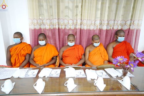 ภาพ No.45442:ประมวลภาพพิธีถวายสังฆทานช่วยเหลือคณะสงฆ์ศรีลังกา ช่วงวิกฤตเศรษฐกิจ บูชาธรรมหลวงพ่อธัมมชโย ในโอกาสวันคุ้มครองโลก พ.ศ. 2565