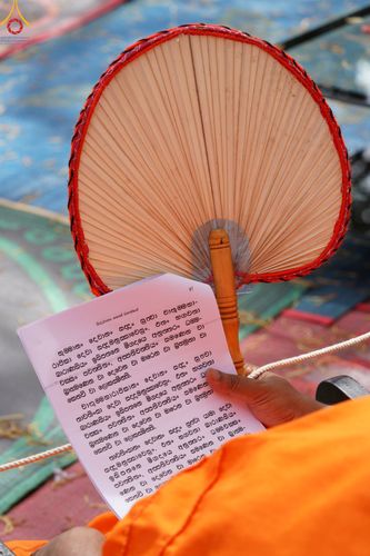 ภาพ No.45461:ประมวลภาพพิธีถวายสังฆทานช่วยเหลือคณะสงฆ์ศรีลังกา ช่วงวิกฤตเศรษฐกิจ บูชาธรรมหลวงพ่อธัมมชโย ในโอกาสวันคุ้มครองโลก พ.ศ. 2565