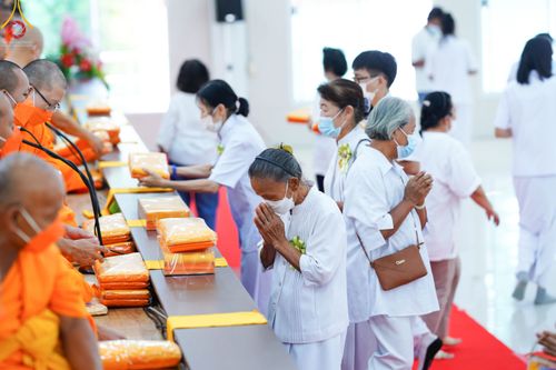 ภาพ No.50032:ประมวลภาพพิธีทอดผ้าป่าบำรุงศูนย์ฉลองครบรอบ 11 ปี ศูนย์อบรมเยาวชนนครปฐม