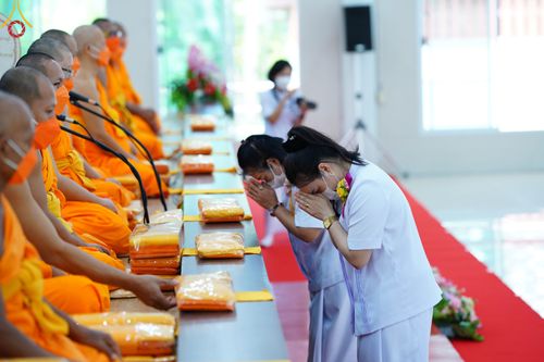 ภาพ No.50035:ประมวลภาพพิธีทอดผ้าป่าบำรุงศูนย์ฉลองครบรอบ 11 ปี ศูนย์อบรมเยาวชนนครปฐม