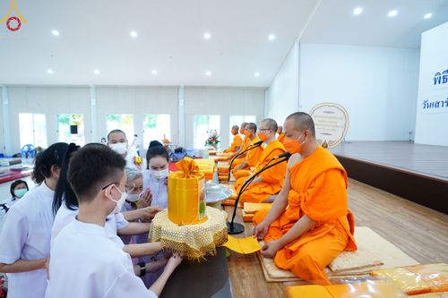 ภาพ No.50043:ประมวลภาพพิธีทอดผ้าป่าบำรุงศูนย์ฉลองครบรอบ 11 ปี ศูนย์อบรมเยาวชนนครปฐม