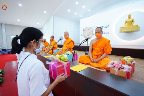 ภาพ No.50079:ประมวลภาพพิธีทอดผ้าป่าบำรุงศูนย์ฉลองครบรอบ 11 ปี ศูนย์อบรมเยาวชนนครปฐม