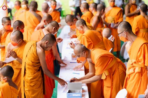 ภาพ No.50101:ประมวลภาพพิธีเจริญพระพุทธมนต์ ปีที่ 18 ณ ศูนย์อบรมเยาวชนผาสุกวนิช จ.ราชบุรี