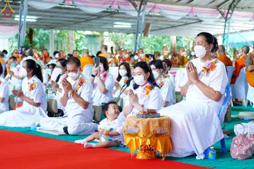 ภาพ No.50141:ประมวลภาพพิธีเจริญพระพุทธมนต์ ปีที่ 18 ณ ศูนย์อบรมเยาวชนผาสุกวนิช จ.ราชบุรี