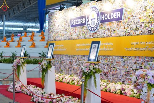 ภาพ No.50286:ประมวลภาพพิธีถวายประกาศเกียรติคุณ 3 รางวัล จาก Guinness World Records (GWR) ณ วัดพระธรรมกาย