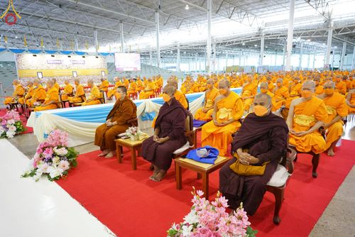 ภาพ No.50296:ประมวลภาพพิธีถวายประกาศเกียรติคุณ 3 รางวัล จาก Guinness World Records (GWR) ณ วัดพระธรรมกาย