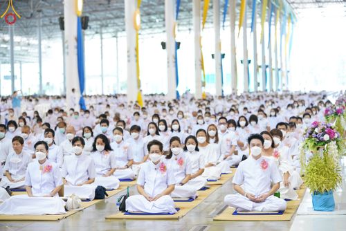 ภาพ No.50294:ประมวลภาพพิธีถวายประกาศเกียรติคุณ 3 รางวัล จาก Guinness World Records (GWR) ณ วัดพระธรรมกาย