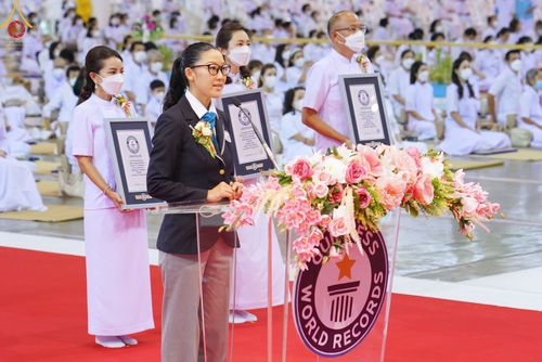 ภาพ No.50303:ประมวลภาพพิธีถวายประกาศเกียรติคุณ 3 รางวัล จาก Guinness World Records (GWR) ณ วัดพระธรรมกาย