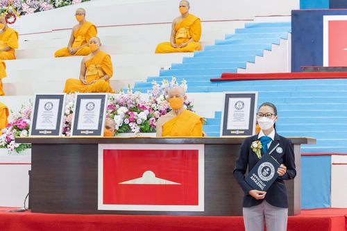 ภาพ No.50317:ประมวลภาพพิธีถวายประกาศเกียรติคุณ 3 รางวัล จาก Guinness World Records (GWR) ณ วัดพระธรรมกาย
