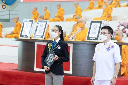 ภาพ No.50316:ประมวลภาพพิธีถวายประกาศเกียรติคุณ 3 รางวัล จาก Guinness World Records (GWR) ณ วัดพระธรรมกาย
