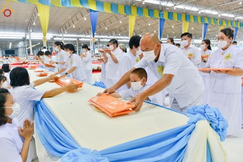 ภาพ No.50418:ประมวลภาพพิธีทอดผ้าป่าสมทบกฐิน ครั้งที่ 1 เนื่องในวันธรรมชัย พุทธศักราช 2565