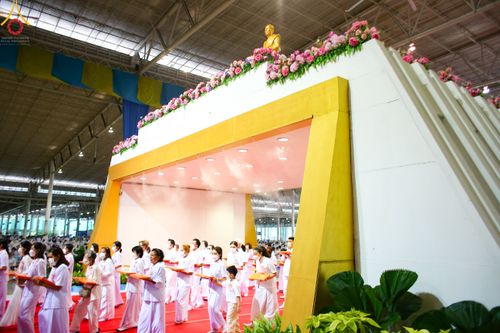 ภาพ No.50424:ประมวลภาพพิธีทอดผ้าป่าสมทบกฐิน ครั้งที่ 1 เนื่องในวันธรรมชัย พุทธศักราช 2565