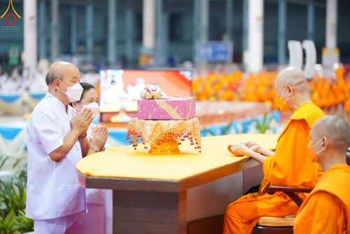 ภาพ No.50472:ประมวลภาพพิธีทอดผ้าป่าสมทบกฐิน ครั้งที่ 1 เนื่องในวันธรรมชัย พุทธศักราช 2565