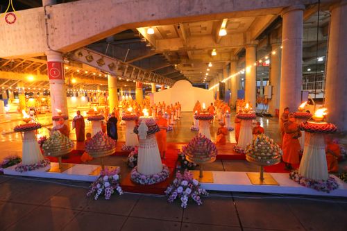 ภาพ No.50483:ประมวลภาพพิธีฉลองชัยสวดมนต์บทธัมมจักกัปปวัตนสูตร 4,654,545,454 จบ เนื่องในวันธรรมชัย