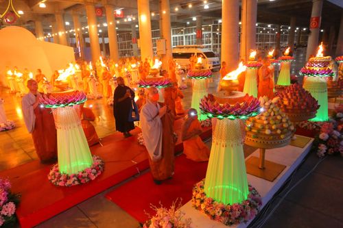 ภาพ No.50487:ประมวลภาพพิธีฉลองชัยสวดมนต์บทธัมมจักกัปปวัตนสูตร 4,654,545,454 จบ เนื่องในวันธรรมชัย