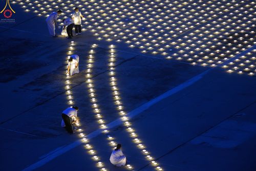 ภาพ No.50491:ประมวลภาพพิธีฉลองชัยสวดมนต์บทธัมมจักกัปปวัตนสูตร 4,654,545,454 จบ เนื่องในวันธรรมชัย