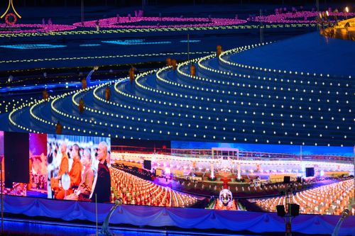 ภาพ No.50490:ประมวลภาพพิธีฉลองชัยสวดมนต์บทธัมมจักกัปปวัตนสูตร 4,654,545,454 จบ เนื่องในวันธรรมชัย