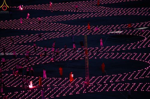 ภาพ No.50494:ประมวลภาพพิธีฉลองชัยสวดมนต์บทธัมมจักกัปปวัตนสูตร 4,654,545,454 จบ เนื่องในวันธรรมชัย