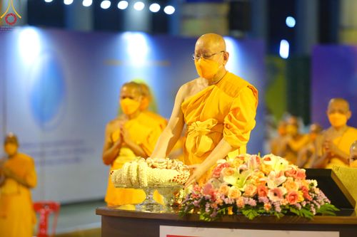 ภาพ No.50500:ประมวลภาพพิธีฉลองชัยสวดมนต์บทธัมมจักกัปปวัตนสูตร 4,654,545,454 จบ เนื่องในวันธรรมชัย