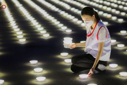 ภาพ No.50510:ประมวลภาพพิธีฉลองชัยสวดมนต์บทธัมมจักกัปปวัตนสูตร 4,654,545,454 จบ เนื่องในวันธรรมชัย