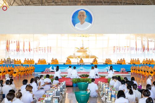 ภาพ No.50859:ประมวลภาพพิธีบูชาข้าวพระ ณ วัดพระธรรมกาย วันอาทิตย์ที่ 4 กันยายน พ.ศ. 2565