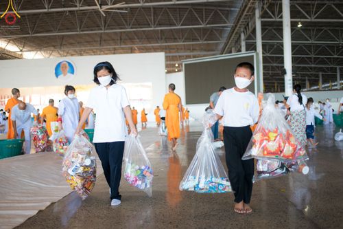 ภาพ No.50885:ประมวลภาพพิธีบูชาข้าวพระ ณ วัดพระธรรมกาย วันอาทิตย์ที่ 4 กันยายน พ.ศ. 2565