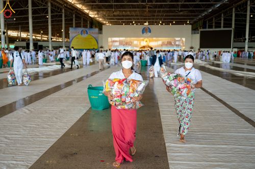 ภาพ No.50888:ประมวลภาพพิธีบูชาข้าวพระ ณ วัดพระธรรมกาย วันอาทิตย์ที่ 4 กันยายน พ.ศ. 2565
