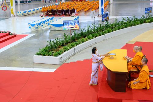 ภาพ No.50952:ประมวลภาพพิธีบูชาข้าวพระ ณ วัดพระธรรมกาย วันอาทิตย์ที่ 4 กันยายน พ.ศ. 2565
