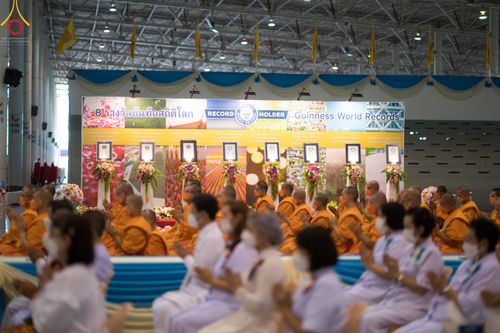 ภาพ No.50975:ประมวลภาพพิธีบูชาข้าวพระ ณ วัดพระธรรมกาย วันอาทิตย์ที่ 4 กันยายน พ.ศ. 2565