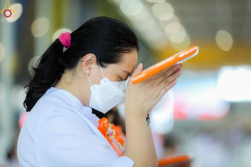 ภาพ No.51254:ประมวลภาพพิธีทอดผ้าป่าสมทบกฐิน ครั้งที่  2 เนื่องในวันครูผู้ค้นพบวิชชาธรรมกาย