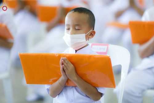 ภาพ No.51258:ประมวลภาพพิธีทอดผ้าป่าสมทบกฐิน ครั้งที่  2 เนื่องในวันครูผู้ค้นพบวิชชาธรรมกาย