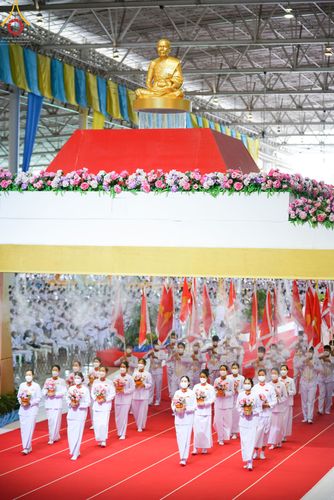 ภาพ No.51267:ประมวลภาพพิธีทอดผ้าป่าสมทบกฐิน ครั้งที่  2 เนื่องในวันครูผู้ค้นพบวิชชาธรรมกาย