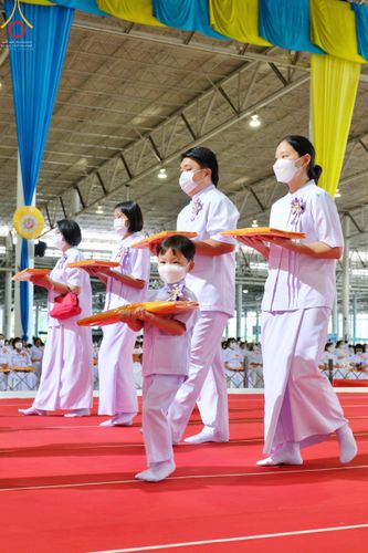 ภาพ No.51280:ประมวลภาพพิธีทอดผ้าป่าสมทบกฐิน ครั้งที่  2 เนื่องในวันครูผู้ค้นพบวิชชาธรรมกาย