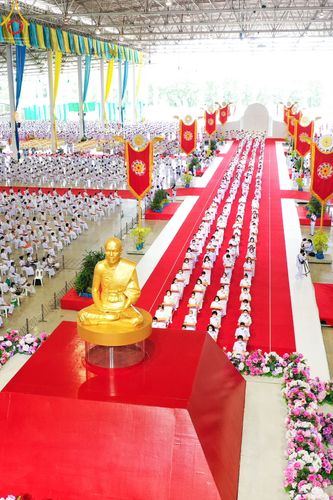 ภาพ No.51281:ประมวลภาพพิธีทอดผ้าป่าสมทบกฐิน ครั้งที่  2 เนื่องในวันครูผู้ค้นพบวิชชาธรรมกาย