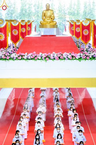 ภาพ No.51288:ประมวลภาพพิธีทอดผ้าป่าสมทบกฐิน ครั้งที่  2 เนื่องในวันครูผู้ค้นพบวิชชาธรรมกาย