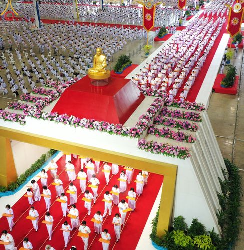 ภาพ No.51292:ประมวลภาพพิธีทอดผ้าป่าสมทบกฐิน ครั้งที่  2 เนื่องในวันครูผู้ค้นพบวิชชาธรรมกาย