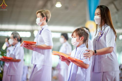 ภาพ No.51296:ประมวลภาพพิธีทอดผ้าป่าสมทบกฐิน ครั้งที่  2 เนื่องในวันครูผู้ค้นพบวิชชาธรรมกาย